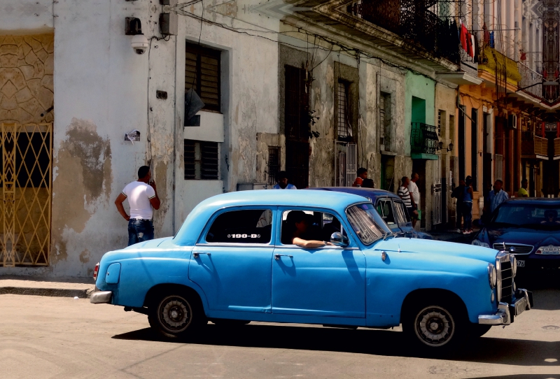 Der Oldtimer Mercedes 180 in Havanna