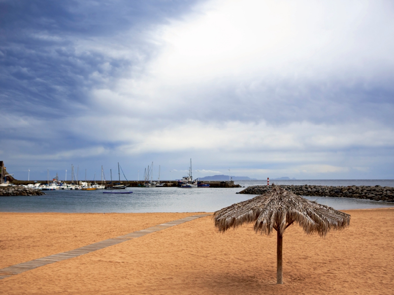 Gelber Strand in Machico