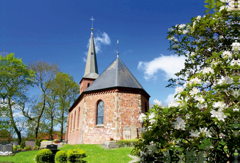 St.-Marcellinus- und Petrus-Kirche zu Waddens