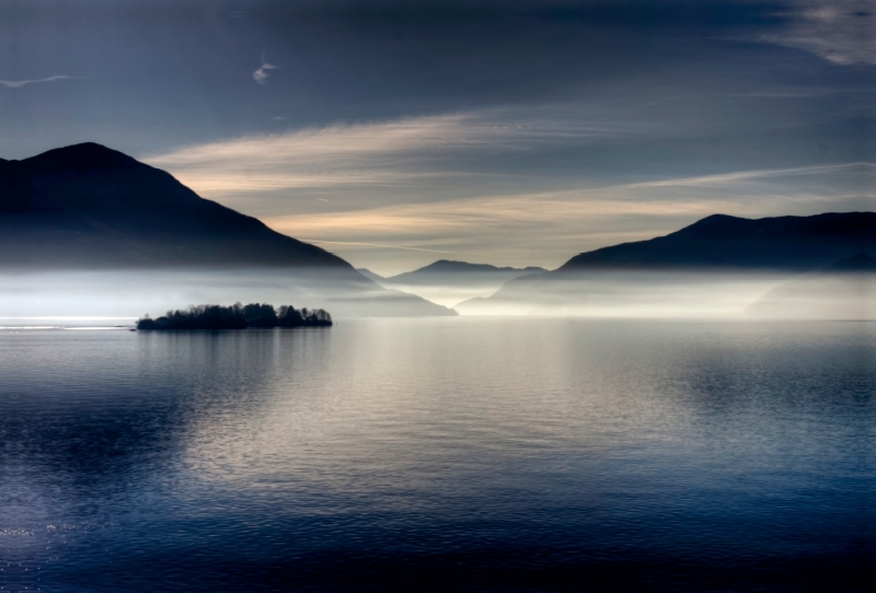 Morgennebel auf dem Lago Maggiore