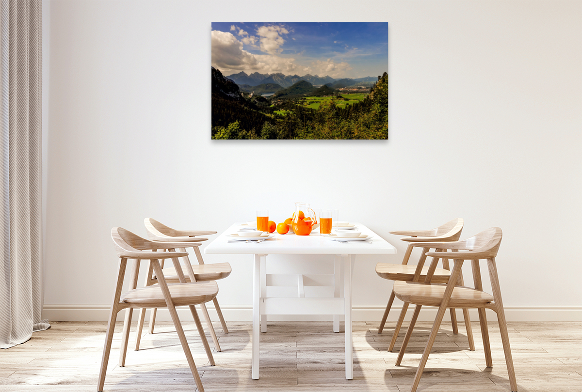 Panoramablick auf Hohenschwangau, Alpsee und Füssen