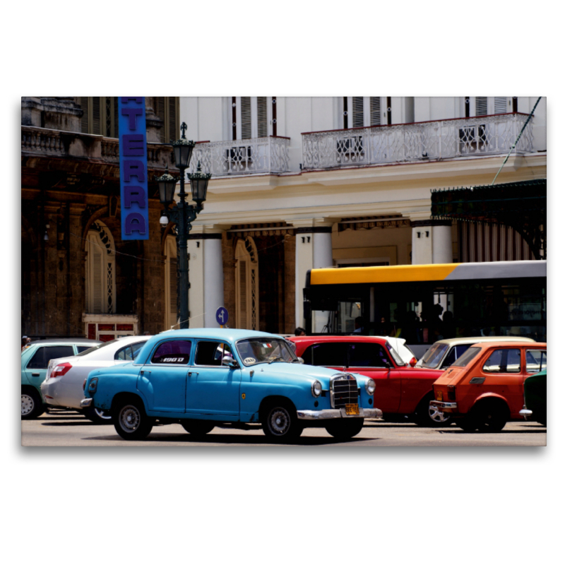 Der legendäre Mercedes 180 vor dem Hotel Inglaterra in Havanna