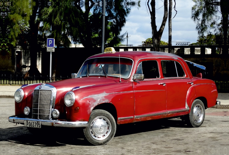 Oldtimer Mercedes 180 in Havanna