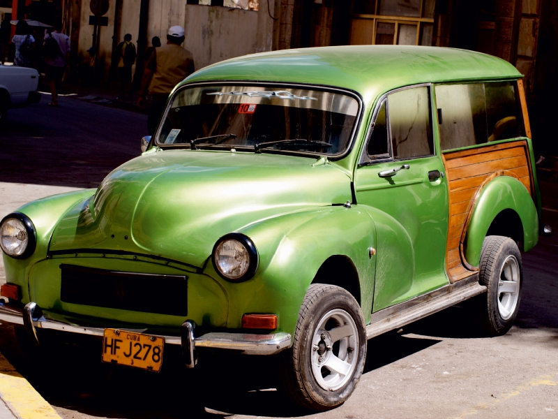 Der britische Oldtimer Morris Traveller in Havanna