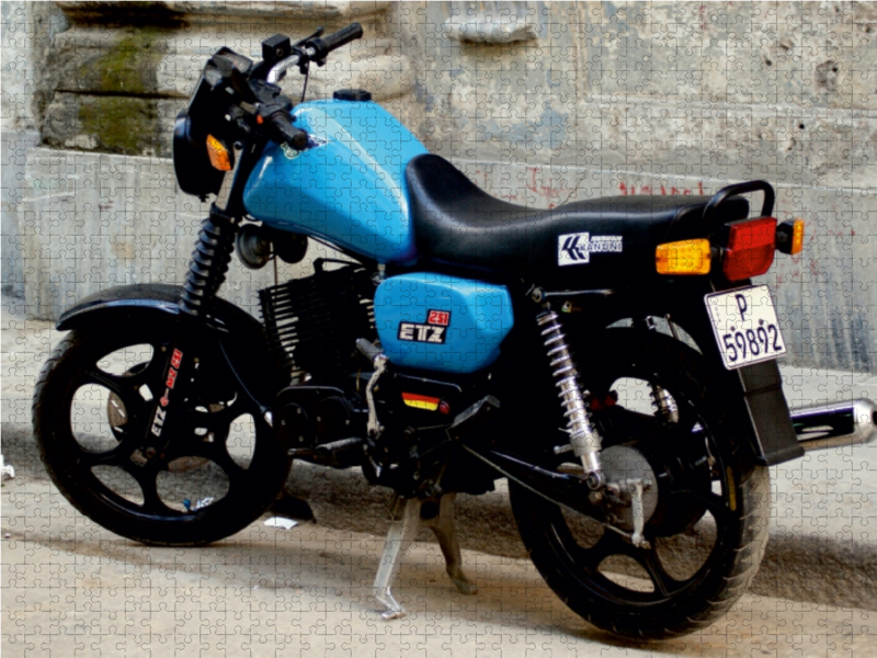 Motorrad MZ ETZ 251 aus der DDR auf Kuba