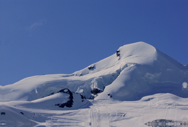 Berglandschaft im Wallis : Allalinhorn bei Saas Fee . Schweiz