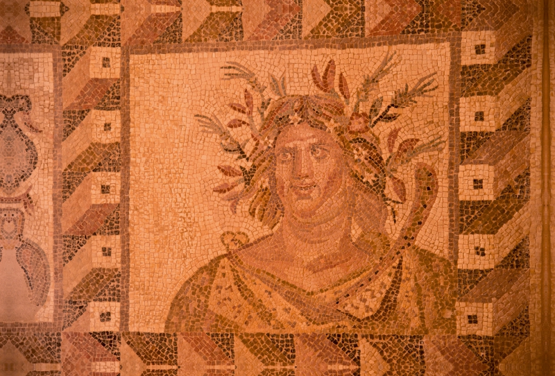 Der Herbst – Ausschnitt aus dem Mosaik der Vier Jahreszeiten im Haus des Dionysos, Kato Paphos