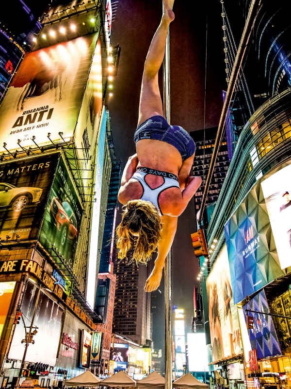 Ein Motiv aus dem Kalender Poledance on the Streets of New York