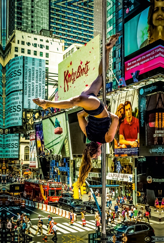 Ein Motiv aus dem Kalender Poledance on the Streets of New York