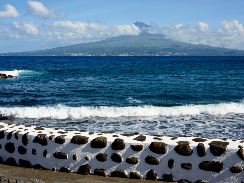 Faial - Blick auf Pico