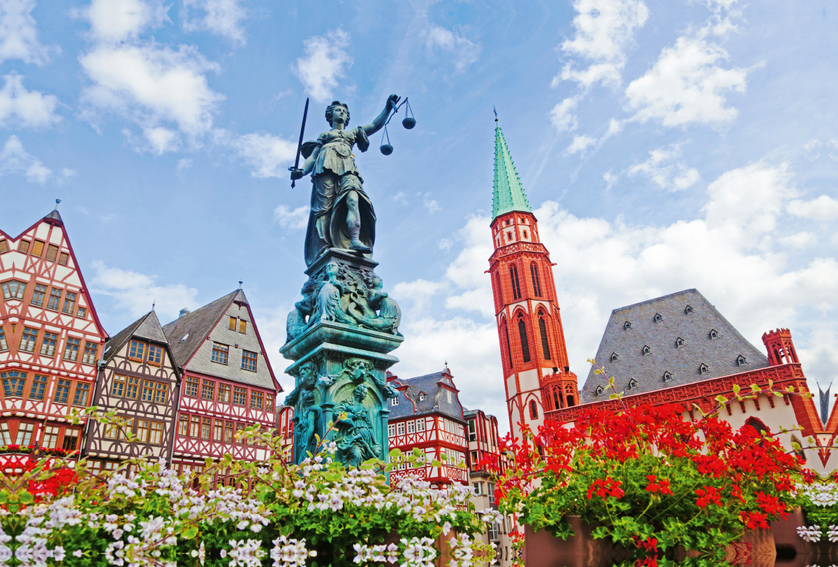 Gerechtigkeitsbrunnen auf dem Römerberg, Frankfurt am Main, Deutschland