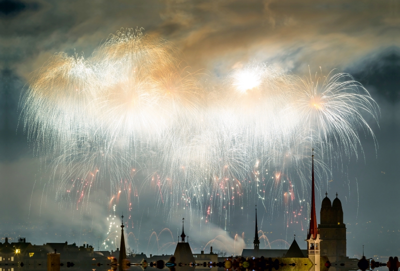 Sylvesterfeuerwerk über Zürich