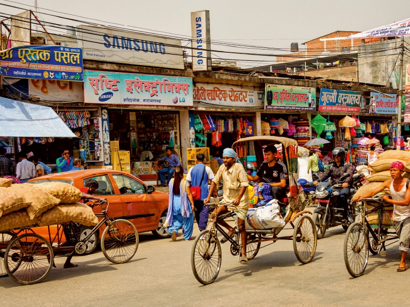 Fahrradrikschas in den Straßen von Pokhara