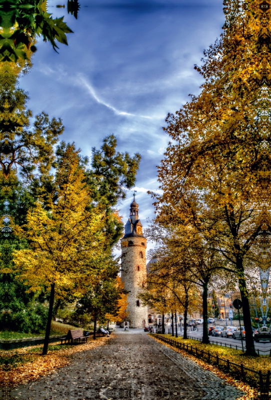 Der Leipziger Turm im Herbst