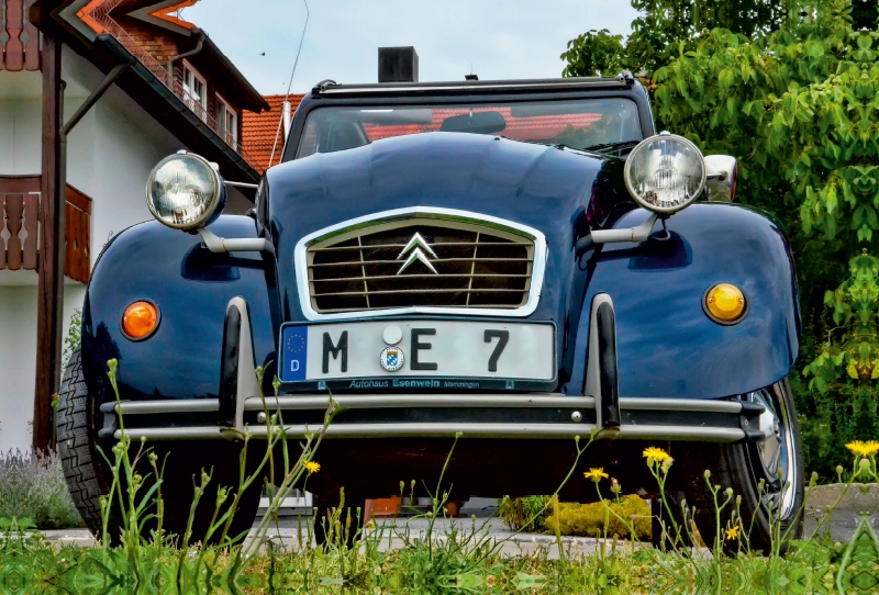 Ein Motiv aus dem Kalender Citroën 2CV - die Ente