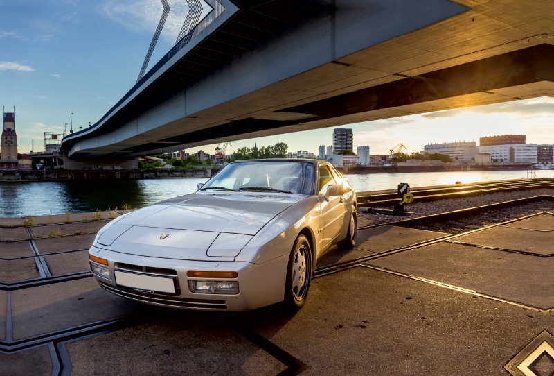 Ein Motiv aus dem Kalender Porsche 944 S2