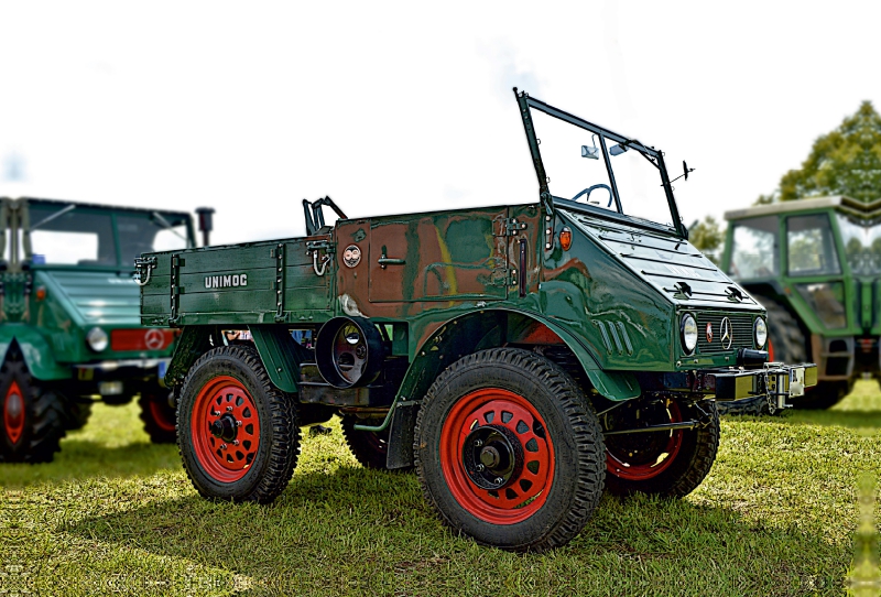 Unimog offen