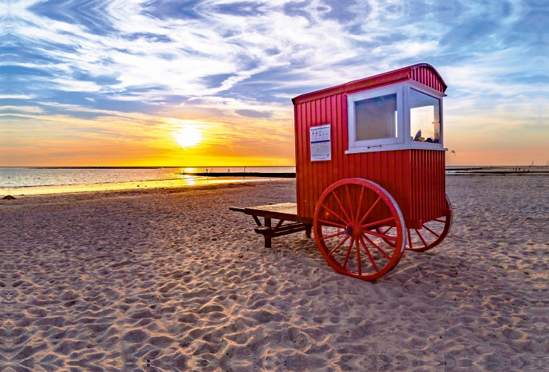 Badewagen im Sonnenuntergang