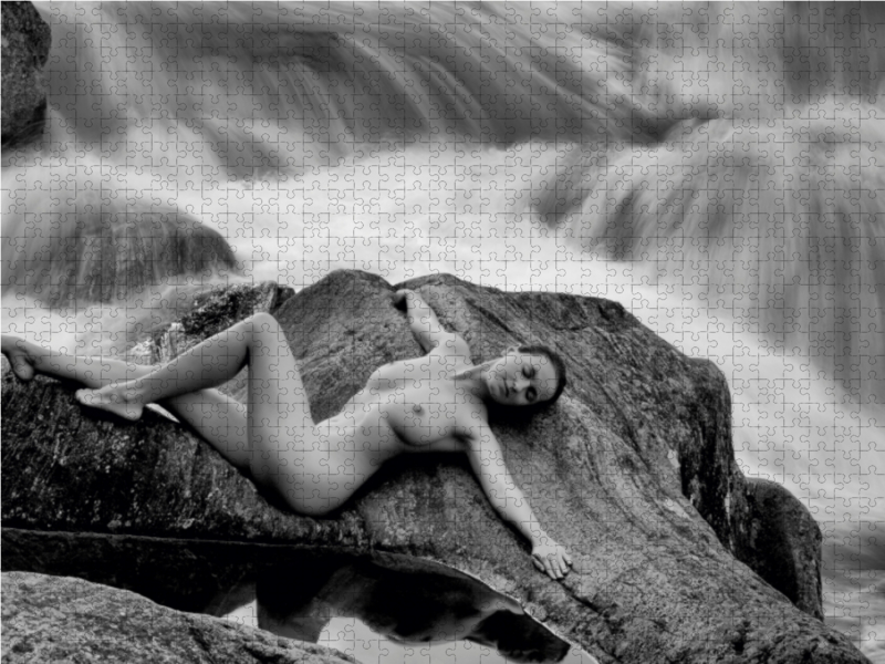 Ein Motiv aus dem Kalender nude on the rocks