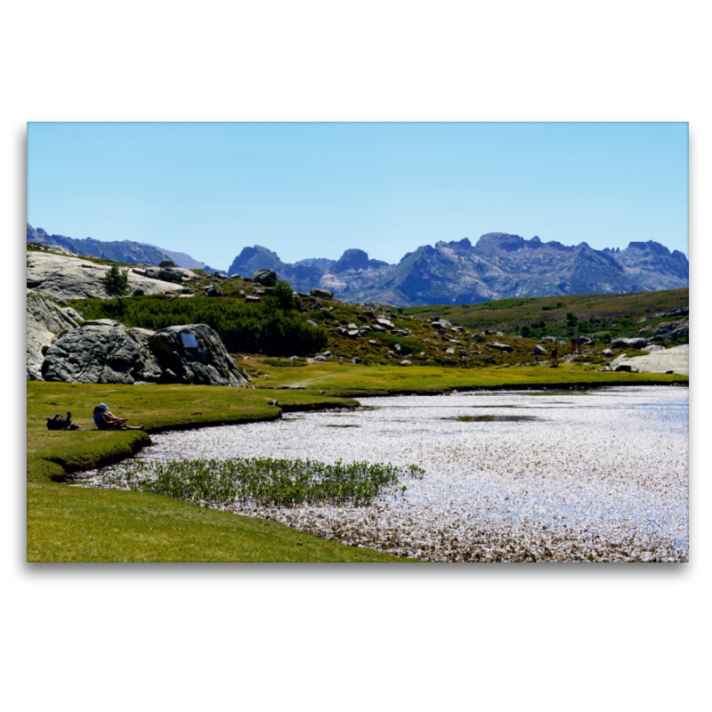 Rast an einem idyllischen Bergsee in Korsika