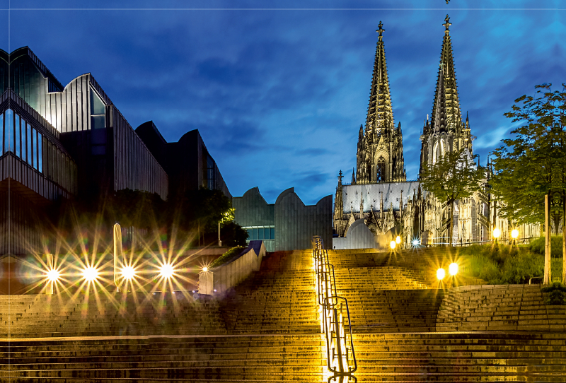 Kölner Dom-Treppen.