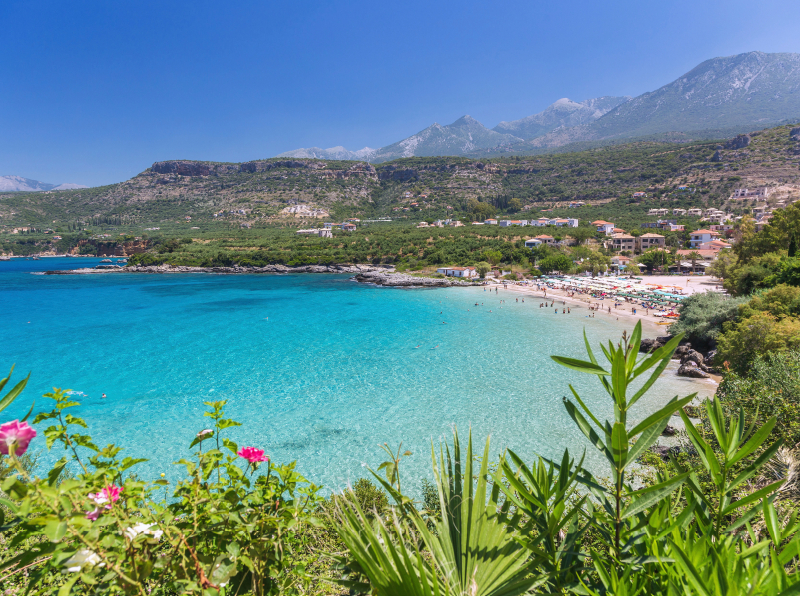 Küstenromanze in Stoupa zu Füßen des Taigeto-Gebirges