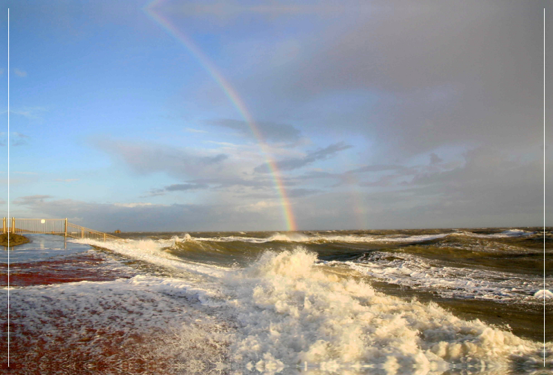 Sturmflut mit Regenbogen