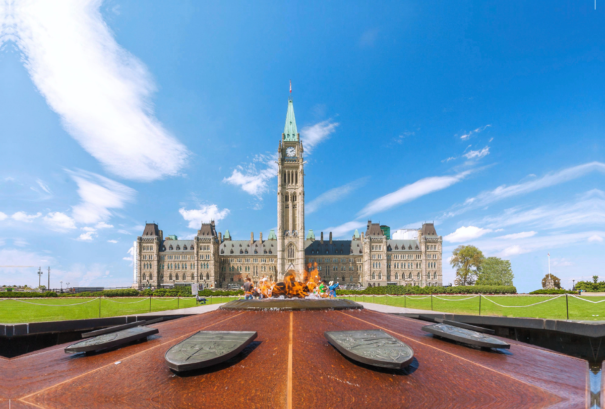 Ottawa, Parliament Hill mit Centennial Flame