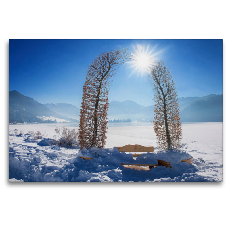 Stille Rast mit Aussicht auf die Winterlandschaft Schliersee Oberbayern