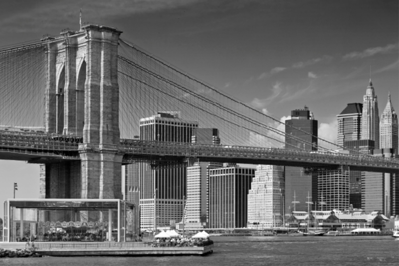 MANHATTAN SKYLINE & BROOKLYN BRIDGE Monochrom