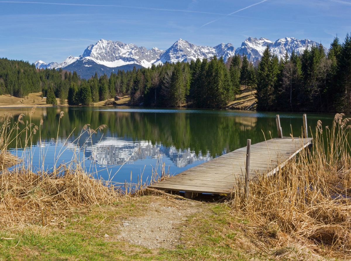 Landschaft Oberbayern Geroldsee und Karwendelgebirge