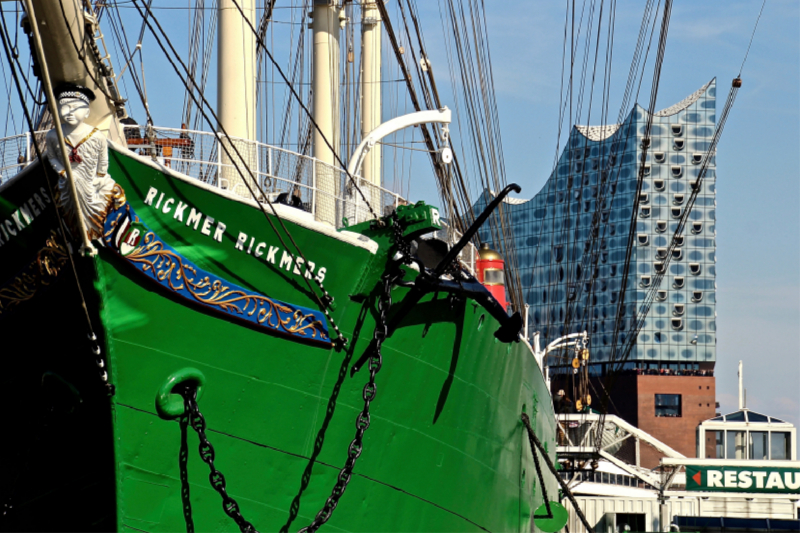 Elbphilharmonie und Rickmer Rickmers