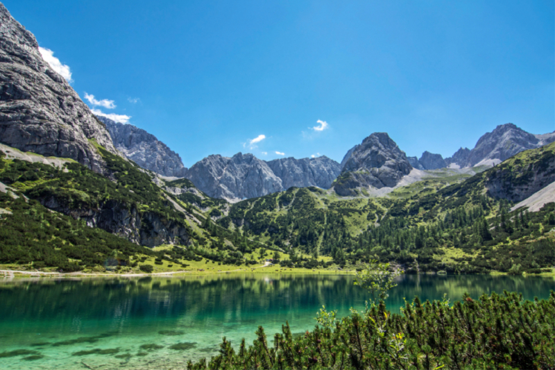 Blick über den Seebensee zum Drachenkopf