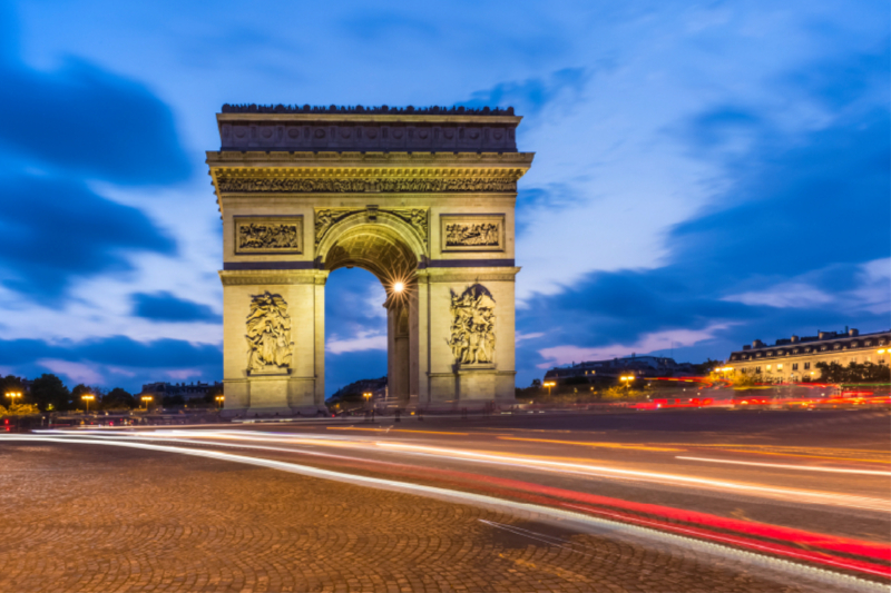 PARIS Triumphbogen am Abend