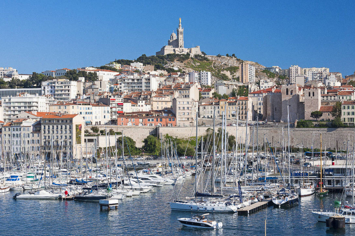 Blick auf den Vieux Port und Notre-Dame de la Garde