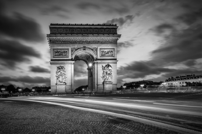 PARIS Triumphbogen in Monochrom