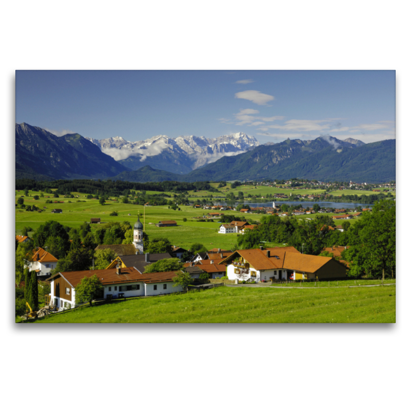 Blick von der Aidlinger Höhe auf den Riegsee und das Wettersteingebirge