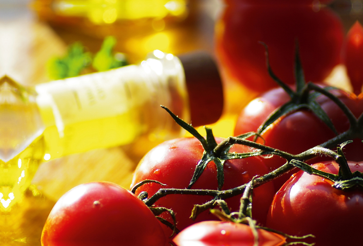 Wunderbar frische Tomaten an Olivenöl