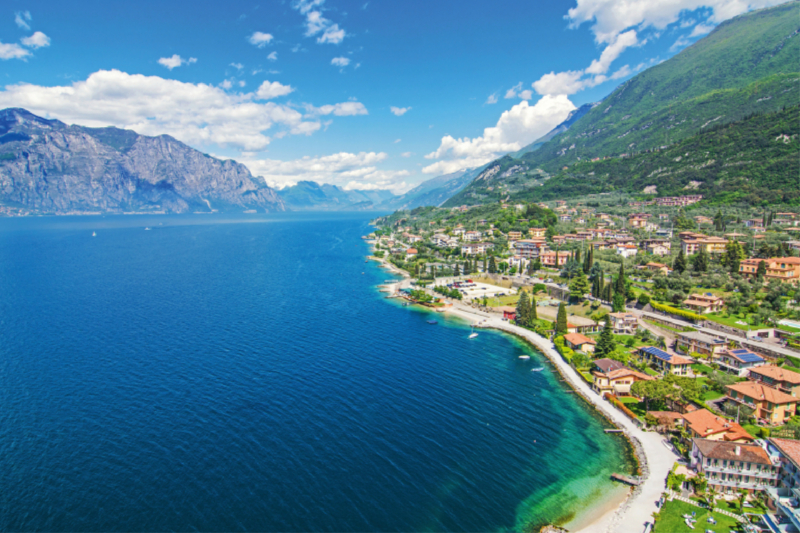 Blick über Malcesine und den nördlichen Teil des Gardasees