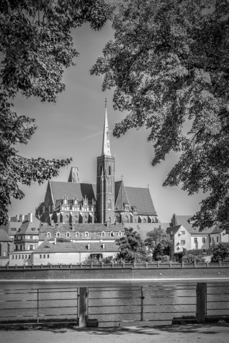 BRESLAU Stiftskirche zum Heiligen Kreuz und St. Bartholomäus in Monochrom