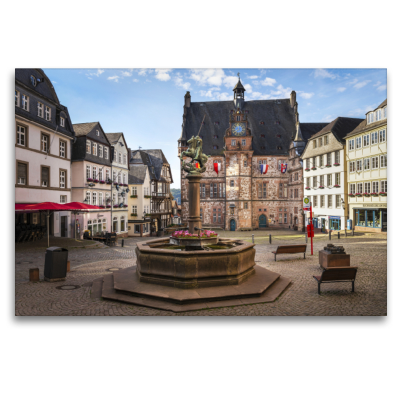 Marburger Rathaus mit Marktbrunnen im Frühjahr