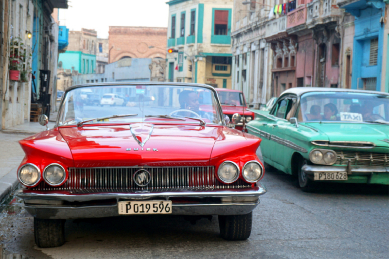 Der Oldtimer BUICK INVICTA aus dem Jahre 1959 in Havanna