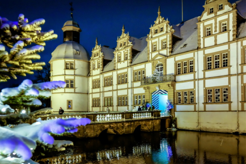 Weihnachtszauber im Schlosspark Neuhaus