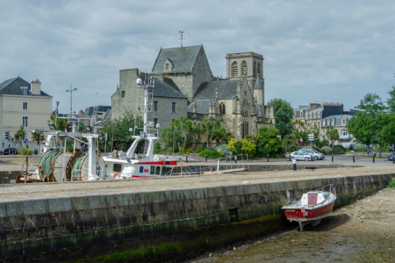 Cherbourg, das Meer in der Stadt