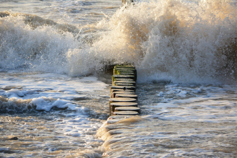 Das Meer zeigt sich von der wilden Seite