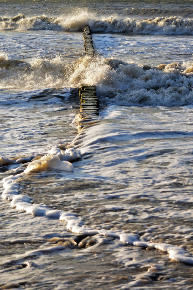 Tosende Ostsee im Winter