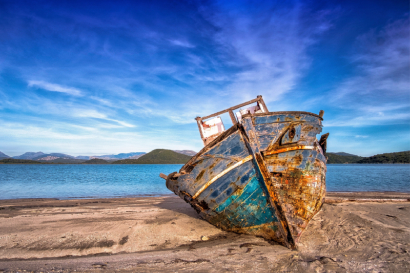 Fischerboot am Strand