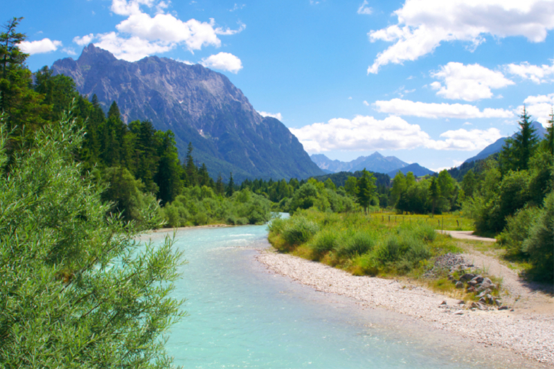 Der Isar Naturerlebnis-Weg bei Krün