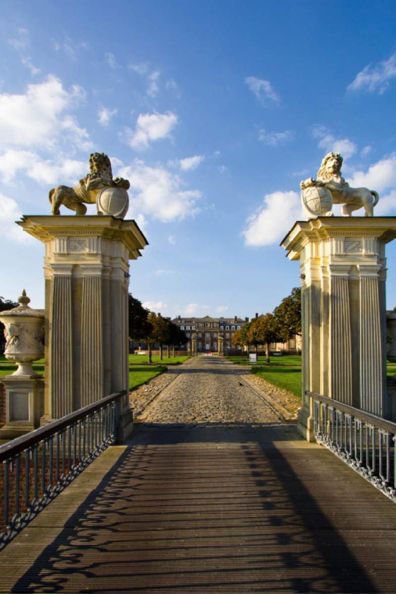 Schloss Nordkirchen, Haupteingang mit Ehrenhof