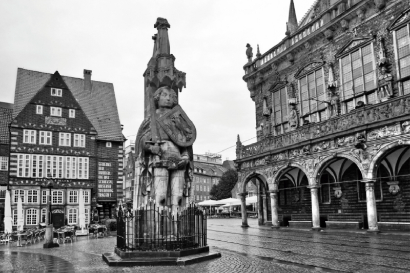 Roland, Freiheitsstatue Bremens, seit 1404 steht er an seinem Platz als Symbol für Recht & Freiheit